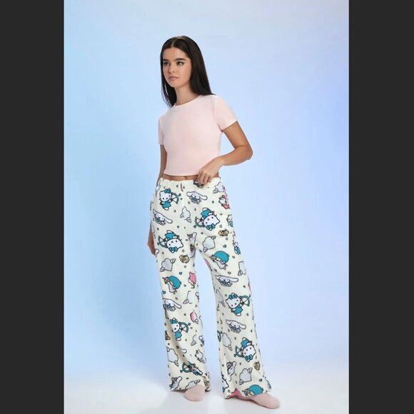 Forever 21 Sanrio Hello Kitty & Friends Cinnamoroll Fleece Pajama Pants Large - Picture 1 of 8